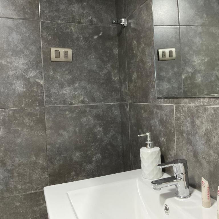 Hostal Umantun - Deluxe Double Room (2 Adults + 1 Child) - 7