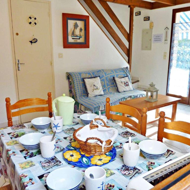 Charmante maison mitoyenne avec terrasse, 2 chambres pour 5 pers, en plein centre de Marseillan plage - FR-1-387-130 - Maison de Vacances (5 Adultes) - 2