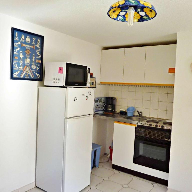 Charmante maison mitoyenne avec terrasse, 2 chambres pour 5 pers, en plein centre de Marseillan plage - FR-1-387-130 - Maison de Vacances (5 Adultes) - 4