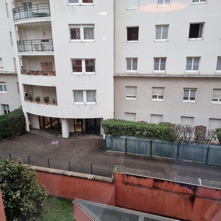 Lyon Montchat Villeurbanne Studio refait à neuf climatisation et parking privé - One-Bedroom Apartment - 13