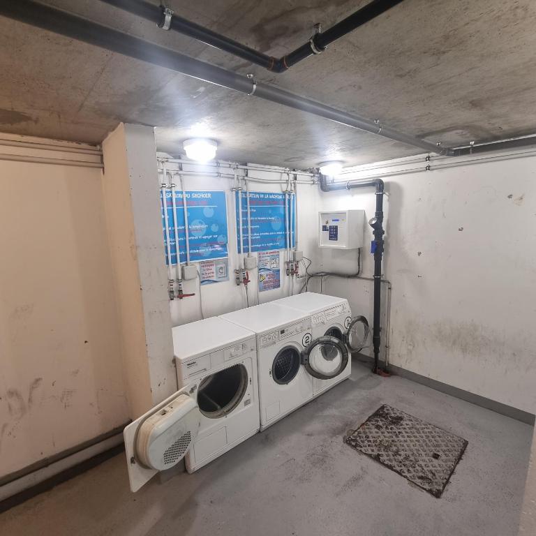 Lyon Montchat Villeurbanne Studio refait à neuf climatisation et parking privé - One-Bedroom Apartment - 14