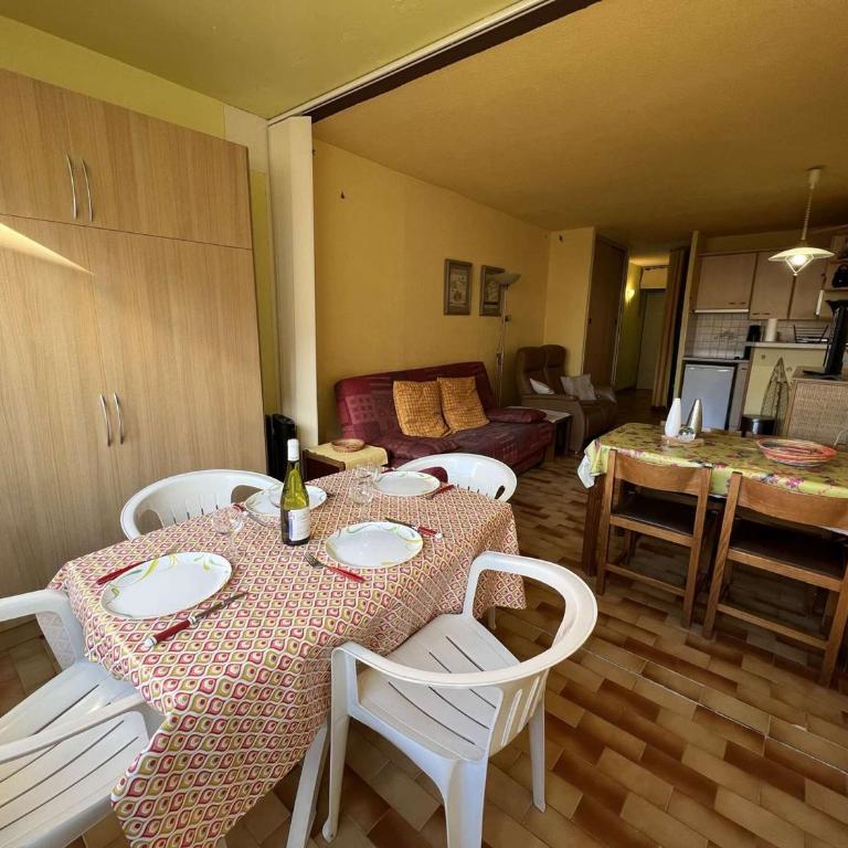 Studio cosy avec cabine, piscine, parking, lave-linge, proche plage et commerces. - FR-1-702-9 - Estudio - 2