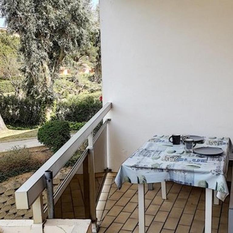 T2 cabine proche plages et commerces avec garage à Bormes-les-Mimosas - FR-1-610-60 - Apartamento (6 adultos) - 8