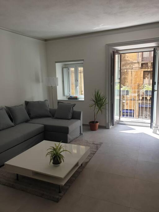 Teatro Massimo Bellini appartamento nuovo2+3a/c - Apartment - 22