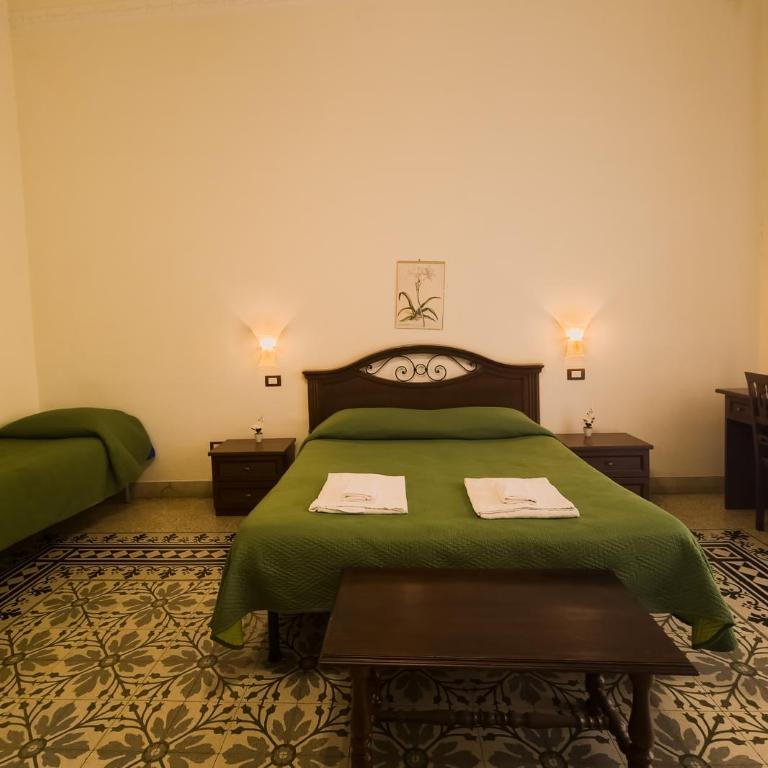 B&B Liberty - Family Room with Balcony - 3