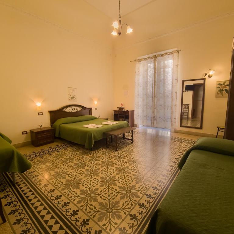 B&B Liberty - Family Room with Balcony - 2