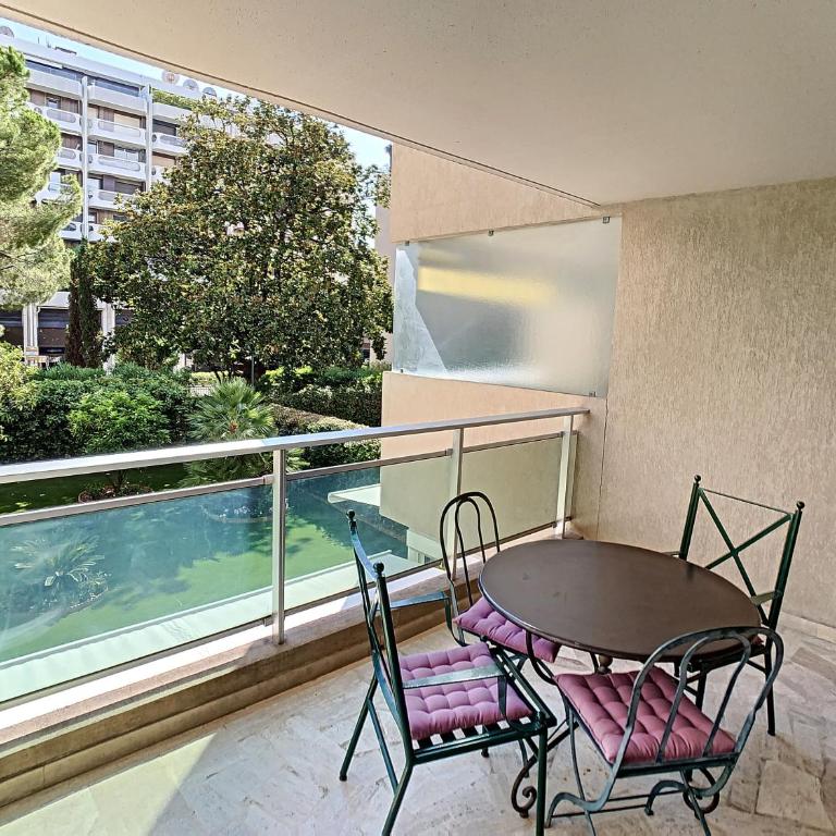 Appartements de Standing Cannes Centre - Studio - Vue sur Jardin - Rue Bertrand Lépine - 1