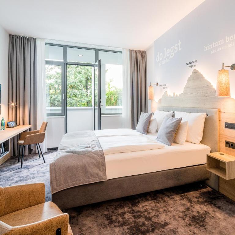 Best Western Hotel Arabellapark Muenchen - Executive Junior Suite mit ebenerdiger Dusche und Balkon - 7