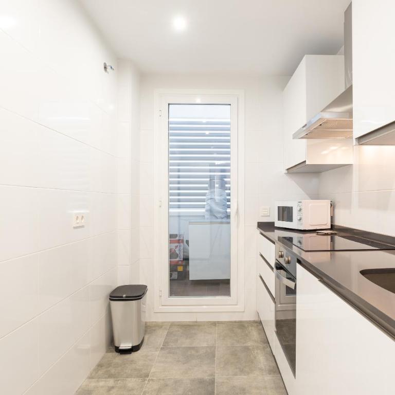 Modern apartment near Huelin Beach & Free Parking - Apartamento de 2 dormitorios - 13