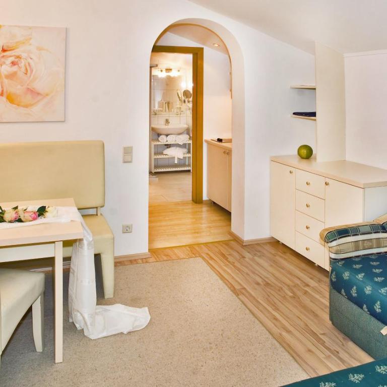 Hotel Garni ELISABETH - Apartment mit 1 Schlafzimmer und Balkon - 17