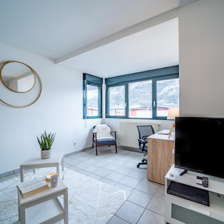 Standing Europole, garage privé, calme, netflix - Appartement avec Balcon - 5