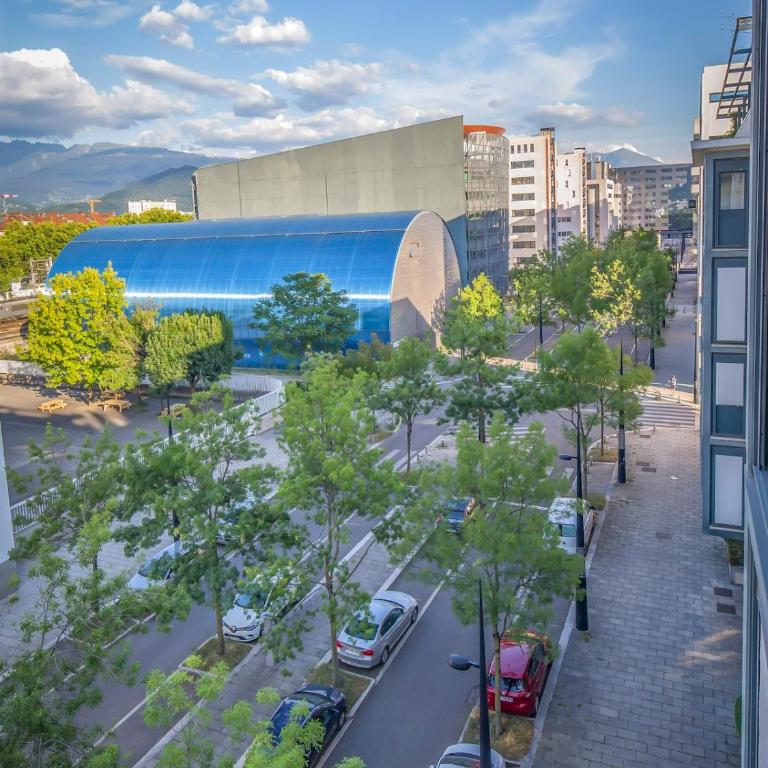 Standing Europole, garage privé, calme, netflix - Appartement avec Balcon - 25