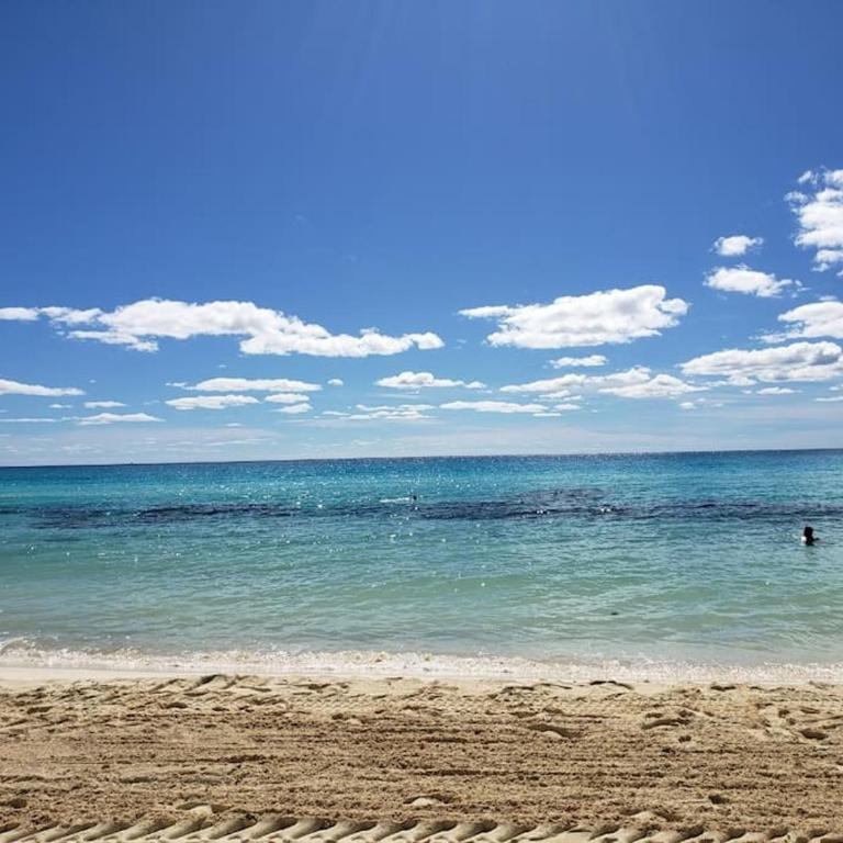 Micro Studio perfect for backpackers, couples, 3 min drive to Playa El Nino - One-Bedroom Apartment - 8