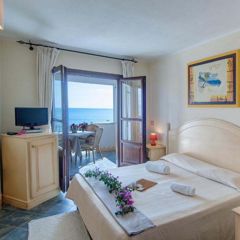 Guest House Dolce Vita - Camera Tripla con Vista Mare - 3