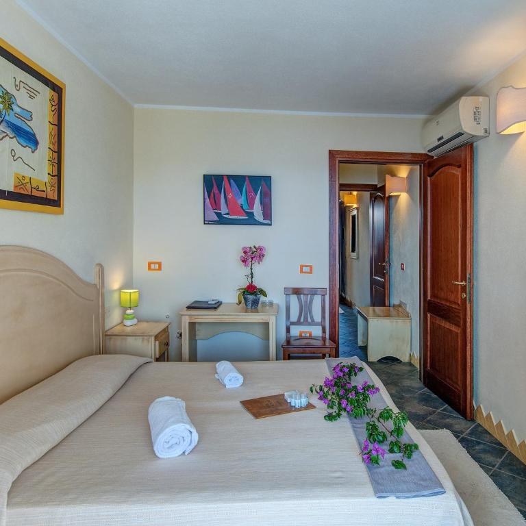 Guest House Dolce Vita - Camera Tripla con Vista Mare - 1