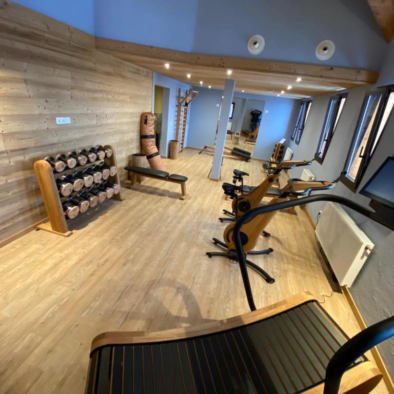 Vue panoramique sur les montagnes plein Sud - T2 Skis aux pieds, Piscine & Spa - Appartement 1 Chambre - 5