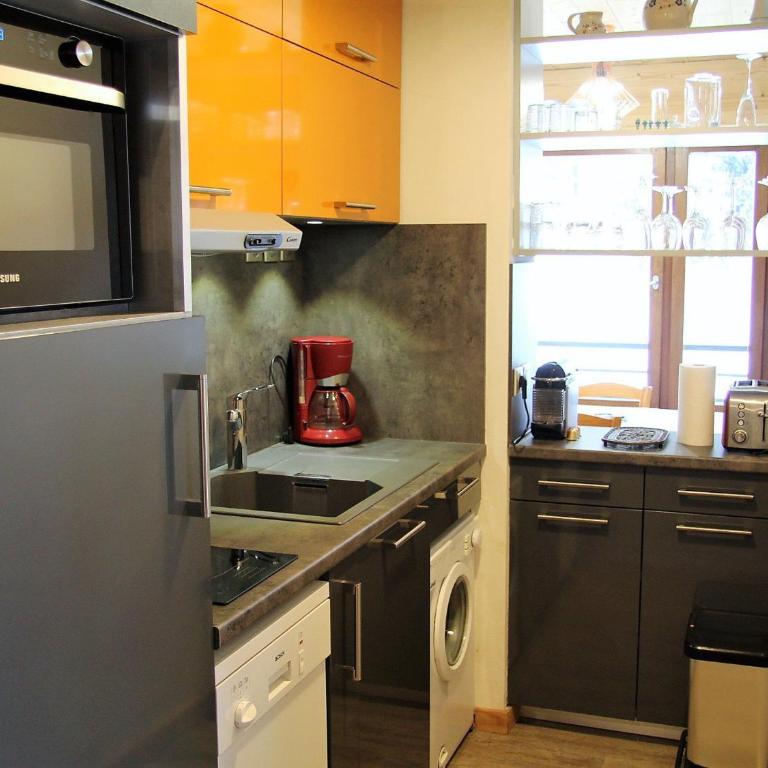Appartement Rénové 3 Pièces au Centre de La Clusaz avec Balcon et Garage - FR-1-459-40 - Appartement (6 Adultes) - 3