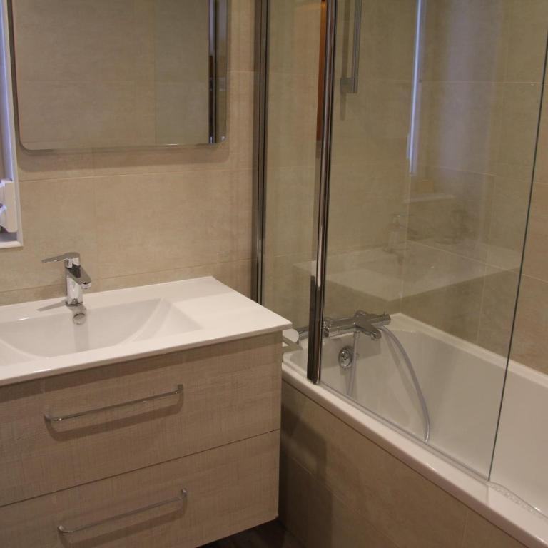 Appartement Rénové 3 Pièces au Centre de La Clusaz avec Balcon et Garage - FR-1-459-40 - Appartement (6 Adultes) - 7