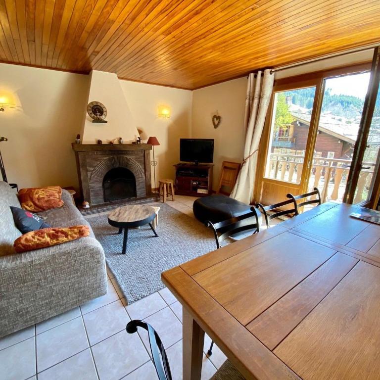 Appartement de 3 pièces avec balcon, cheminée et Wifi à La Clusaz - FR-1-459-99 - Apartamento (6 adultos) - 3