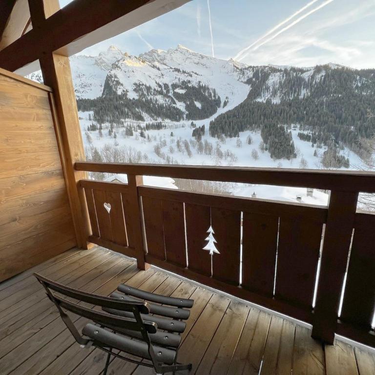 Chalet mitoyen 3 étoiles à La Clusaz, 500m des pistes, 10 pers, terrasse, cheminée, garage, WiFi - FR-1-459-186 - Chalet - 4