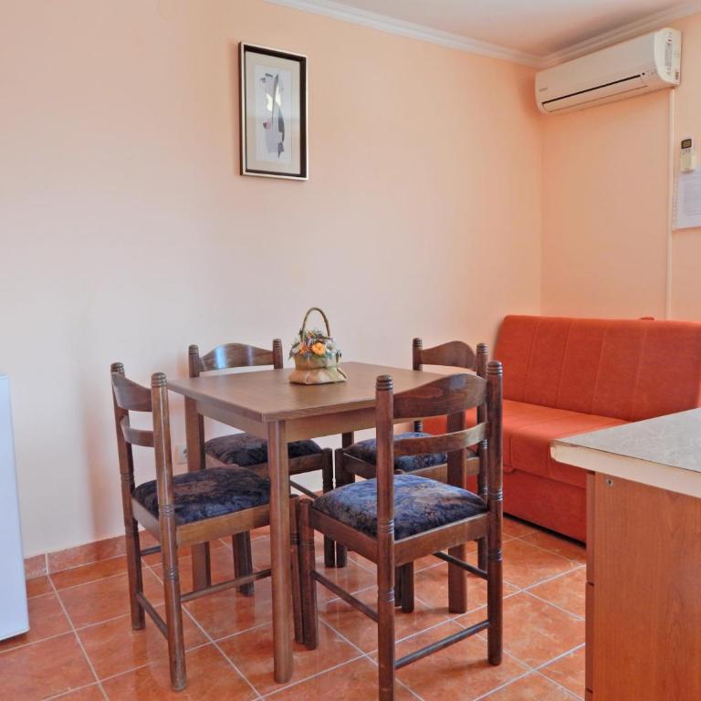 Apartmani Sindik - Apartman - Prizemlje - 12