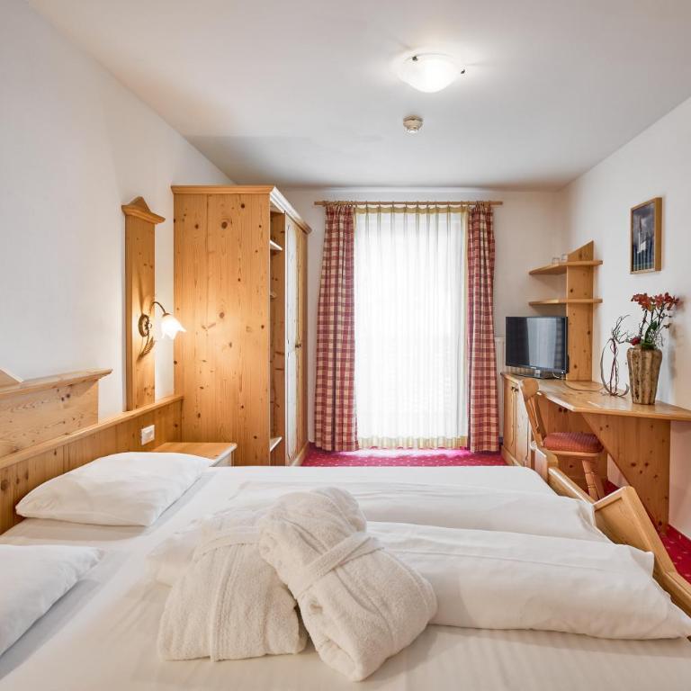 Wellness-Sporthotel Ratschings - Double Room with Balcony - 3