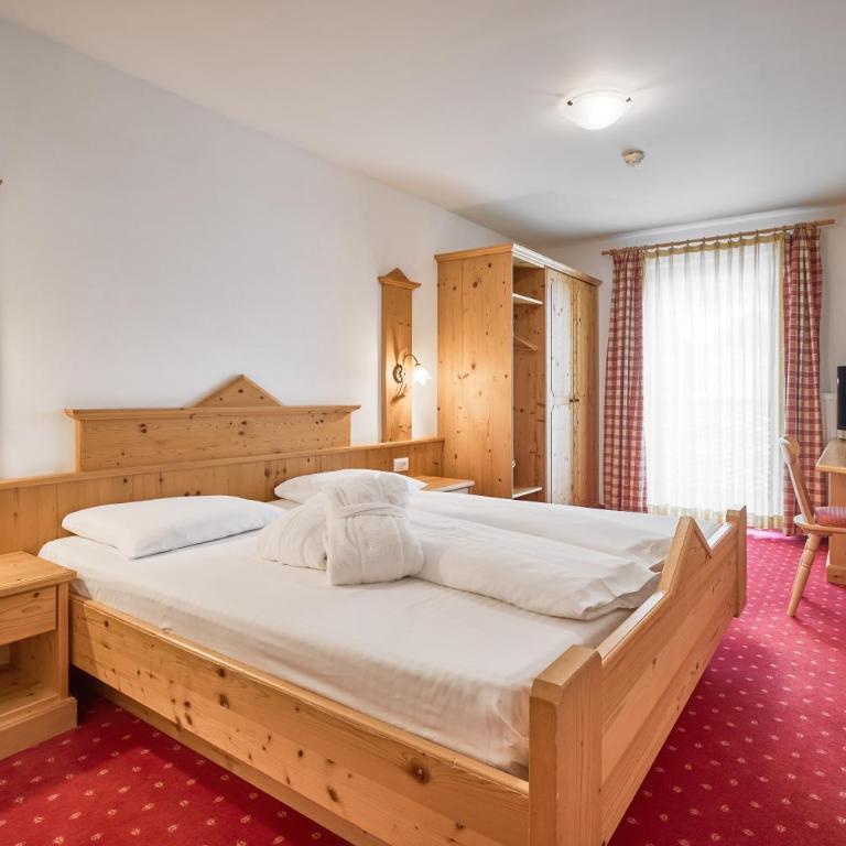 Wellness-Sporthotel Ratschings - Double Room with Balcony - 8