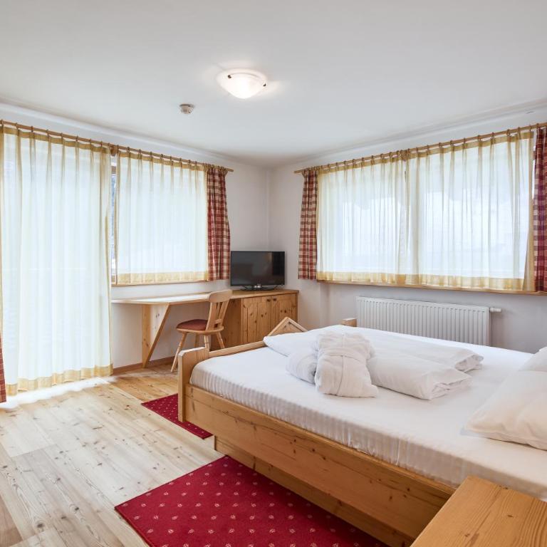 Wellness-Sporthotel Ratschings - Double Room with Balcony - 9