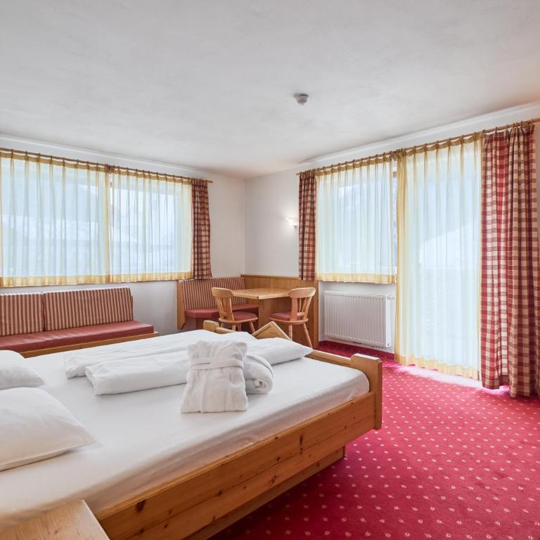 Wellness-Sporthotel Ratschings - Suite with Balcony - 2