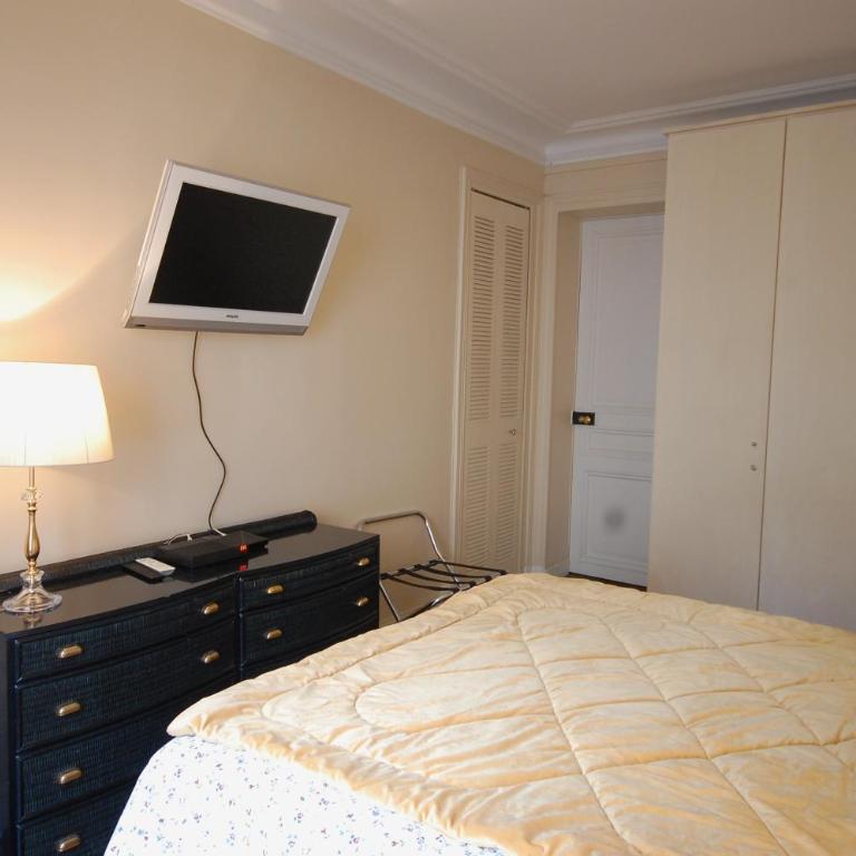 Two-Bedroom Apartment Champs-Elysées - Appartement 2 Chambres - 12