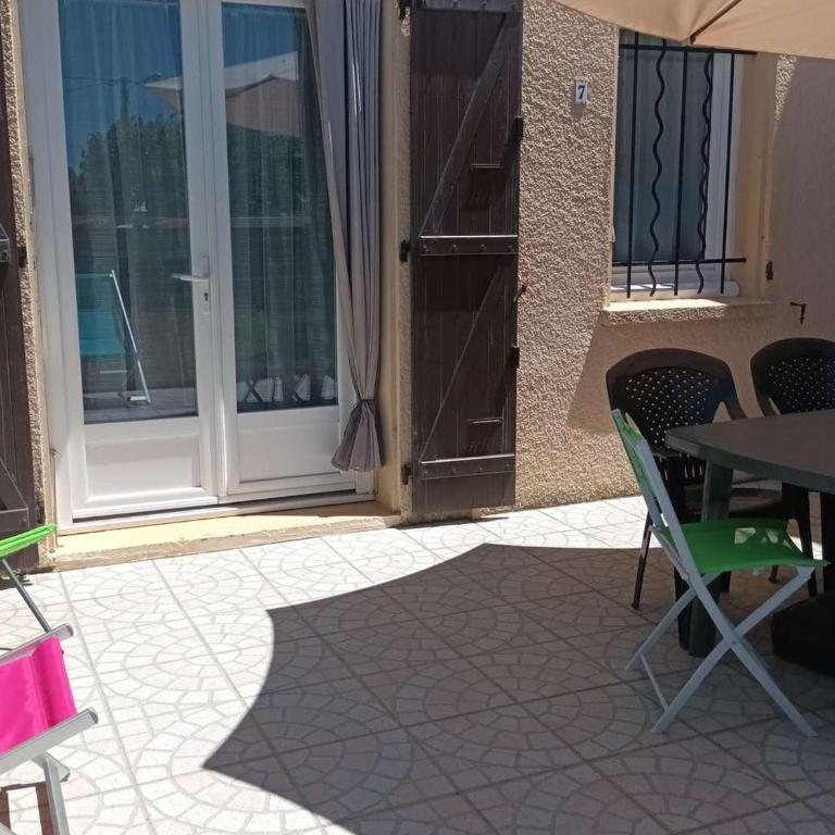 T2 Cabine avec Terrasse et Parking, 4 pers - FR-1-701-22 - Apartment - 2