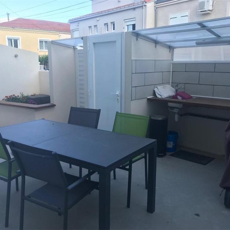 Bel Appartement Cœur de Ville, 6 Pers, Terrasse, Clim, Parking, à 400m de la Plage - FR-1-701-7 - Apartamento - 1