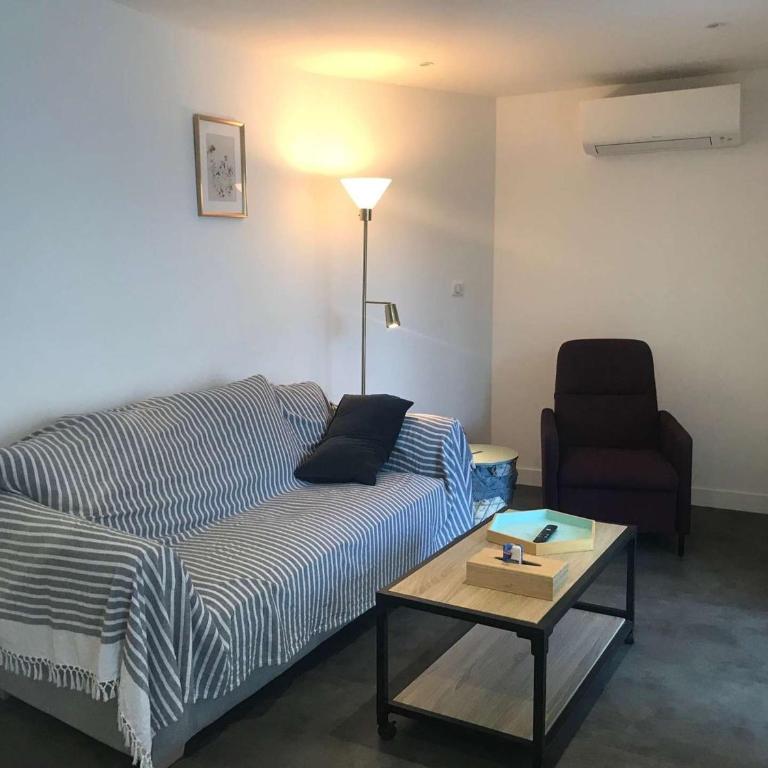Bel Appartement Cœur de Ville, 6 Pers, Terrasse, Clim, Parking, à 400m de la Plage - FR-1-701-7 - Apartamento - 8