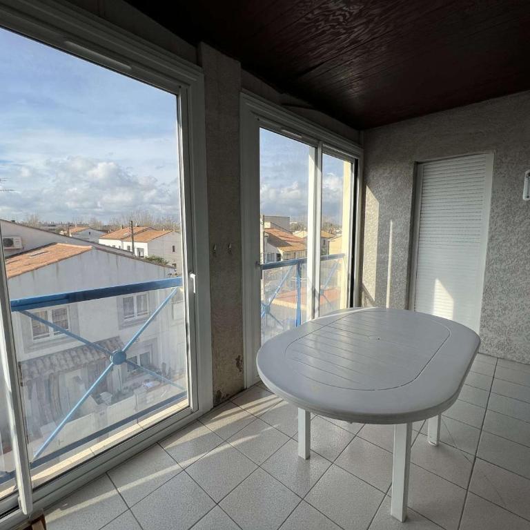 T3 Centre-ville avec Piscine, Parking Sécurisé, Proche Plage, 6 Pers - Valras-Plage - FR-1-701-12 - Appartamento - 2