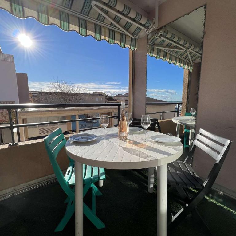 T2 Centre-Ville avec Climatisation, Proche Plage, 4 Pers - FR-1-701-28 - Apartment - 5