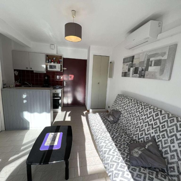 T2 Centre-Ville avec Climatisation, Proche Plage, 4 Pers - FR-1-701-28 - Apartment - 6