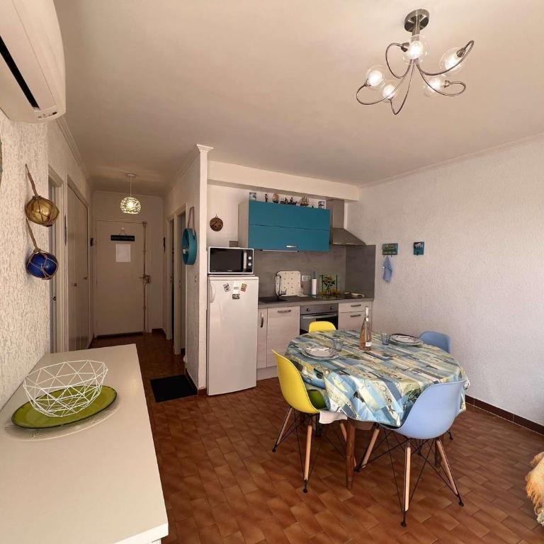 Charmant T2 avec terrasse, climatisation, parking - Valras-Plage - FR-1-701-6 - Apartment - 9