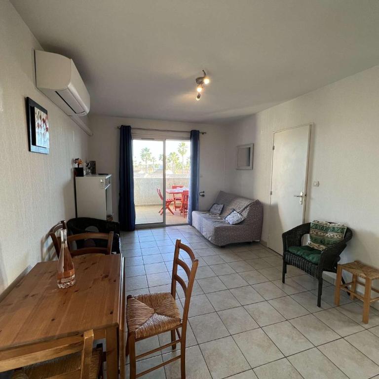 Appartement T3 avec Piscine, Clim, Terrasse, Parking Privé – À 600m de la Plage, 6 Pers. - FR-1-701-14 - Apartamento - 5
