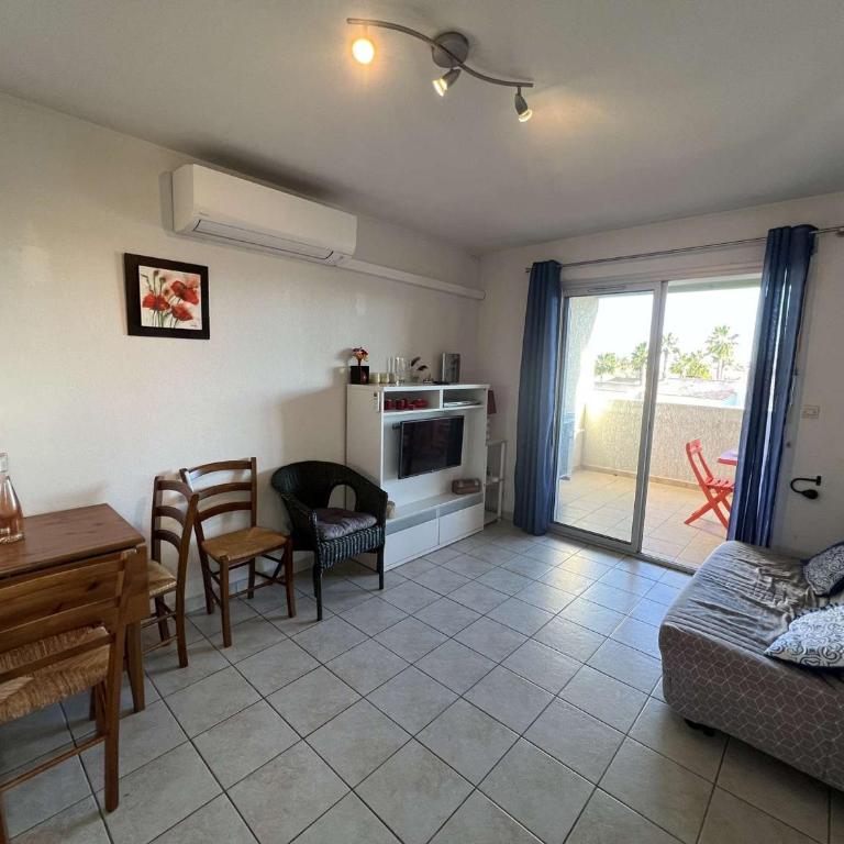 Appartement T3 avec Piscine, Clim, Terrasse, Parking Privé – À 600m de la Plage, 6 Pers. - FR-1-701-14 - Apartamento - 7