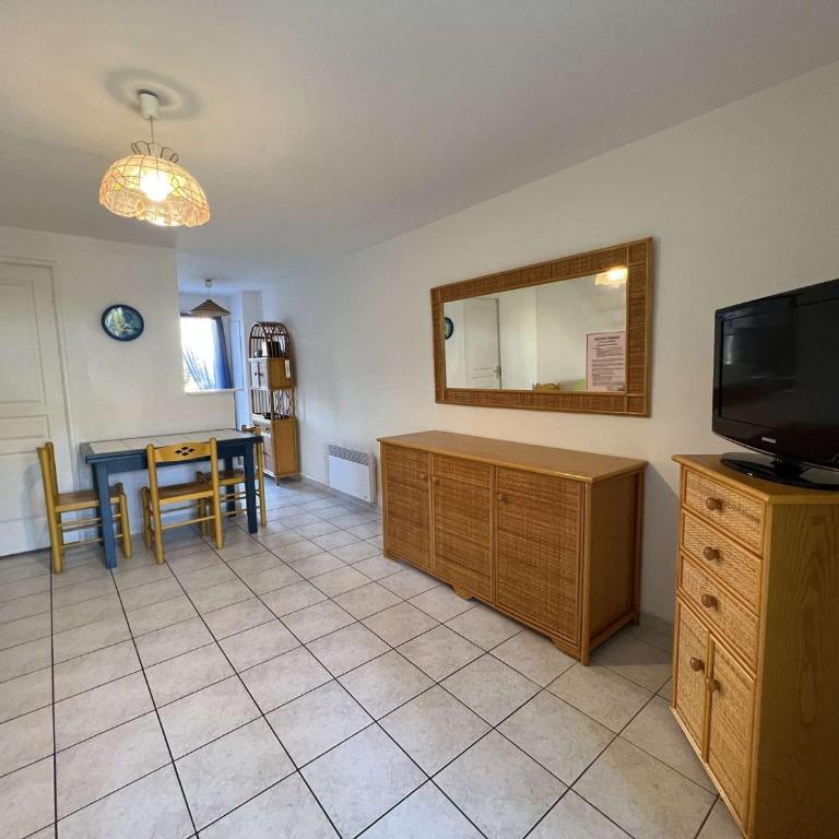 Pavillon à Valras-Plage avec Piscine, Jardinet, Proche Plage et Commerces, Capacité 6 Personnes - FR-1-701-23 - Appartamento - 10