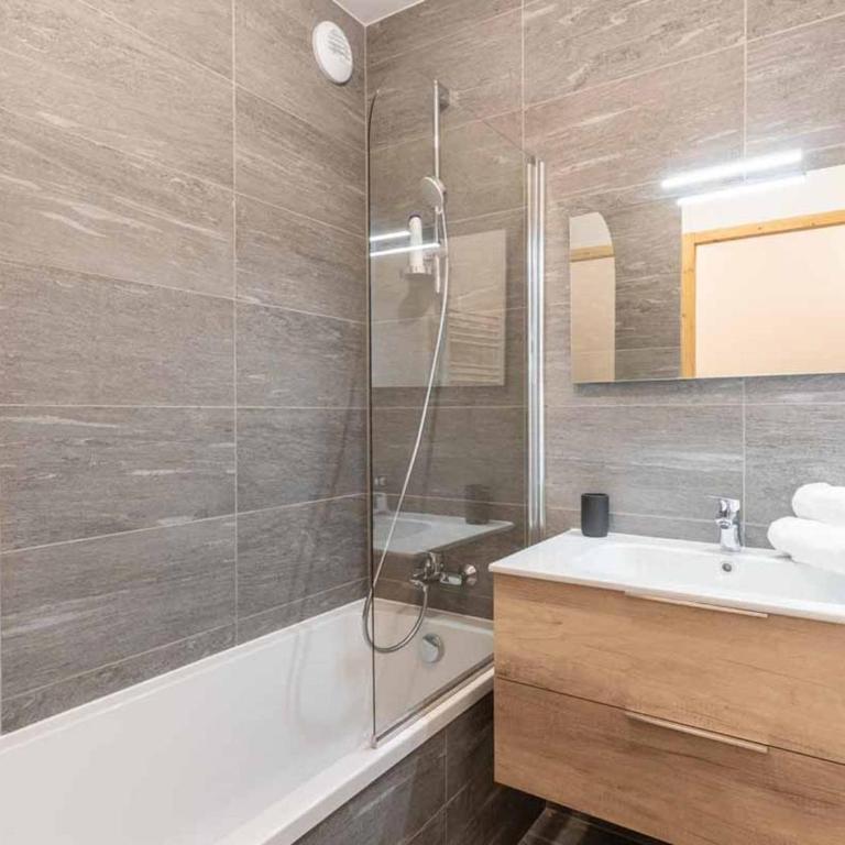 Appartement 3 Ch., 4 Pièces, 6 Pers., Valmorel avec Parking - FR-1-291-887 - Appartement - 3