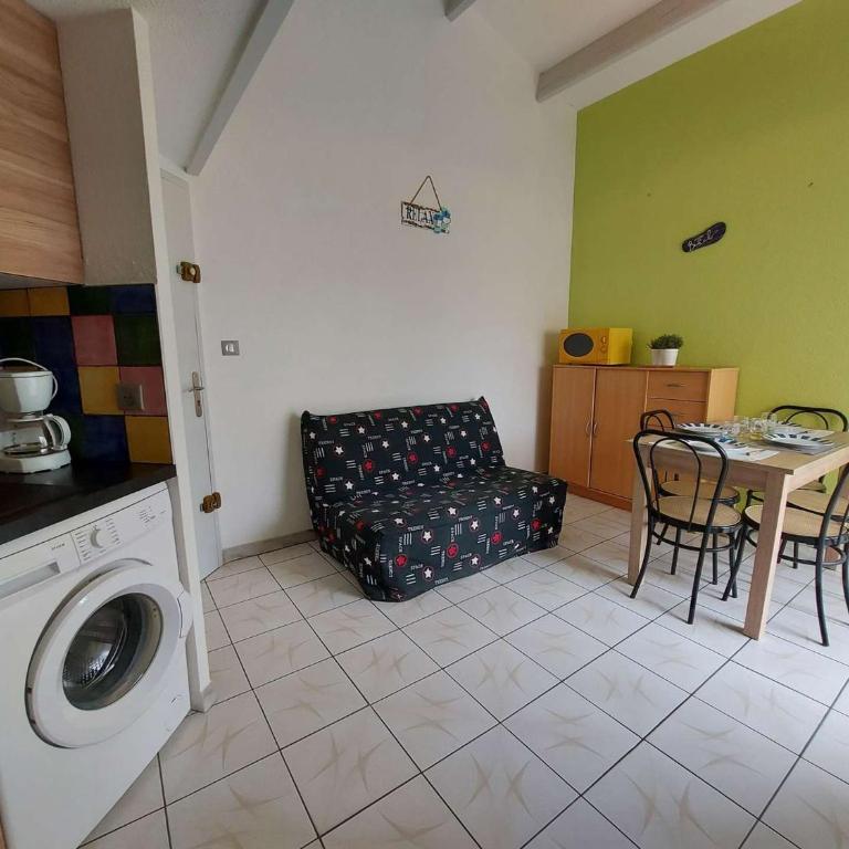Appartement rénové 2 pièces avec mezzanine, terrasse et accès direct plage - FR-1-326-748 - Appartement - 5