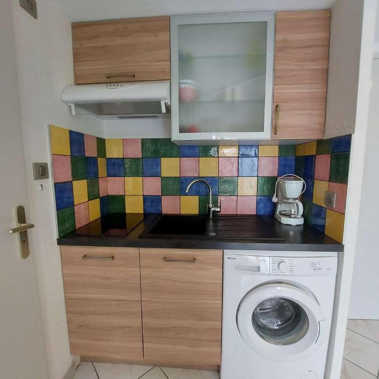 Appartement rénové 2 pièces avec mezzanine, terrasse et accès direct plage - FR-1-326-748 - Appartement - 8