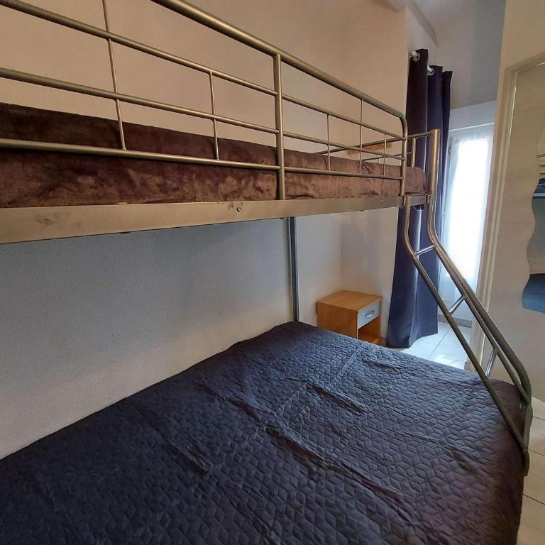 Appartement rénové 2 pièces avec mezzanine, terrasse et accès direct plage - FR-1-326-748 - Appartement - 13