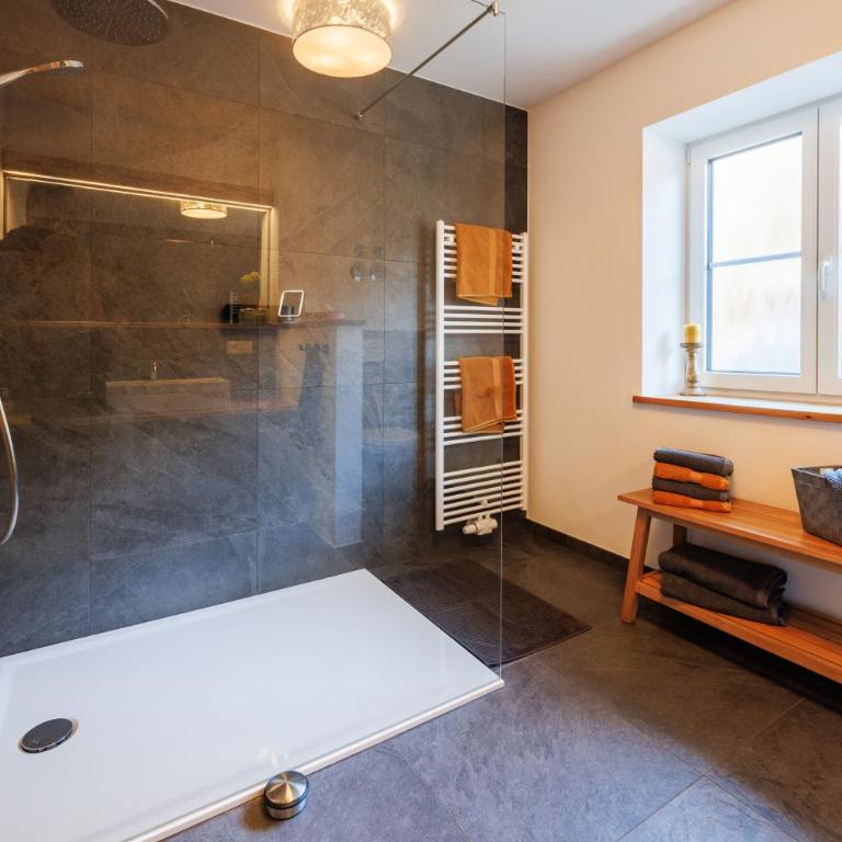 Ferienwohnung Sonnenplatzl Reiter inkl. Chiemgaukarte - Apartment mit Blick auf die Berge - 11