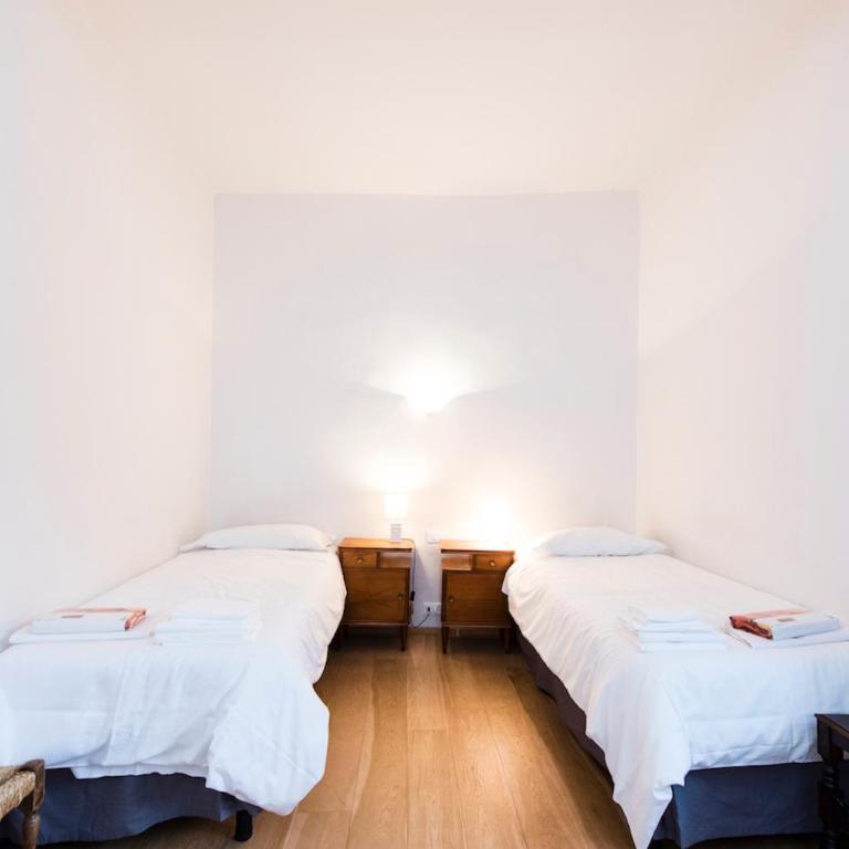 Pitti Three - Two-Bedroom Apartment - 8