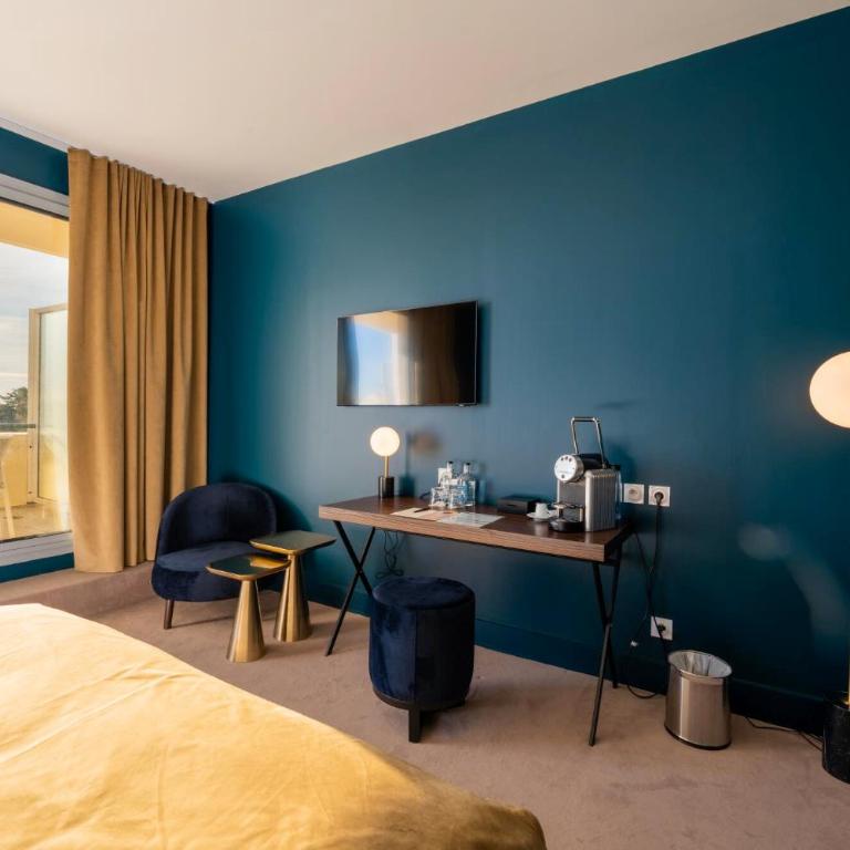 Casino Hôtel des Palmiers - Chambre Double Confort avec Terrasse - 3