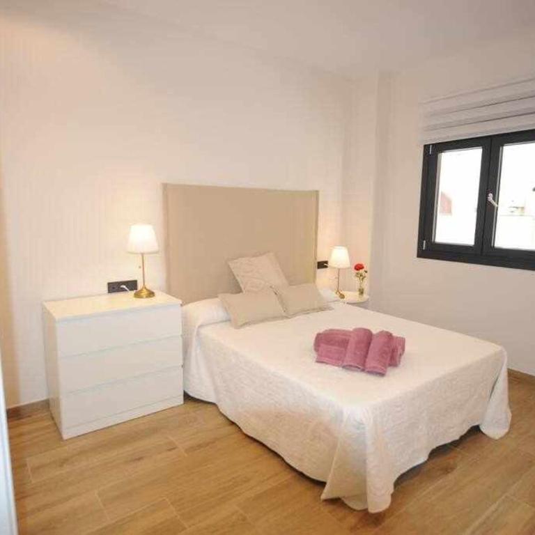 Estupendo Piso Nuevo en Playa Victoria - Apartamento de 3 dormitorios - 7