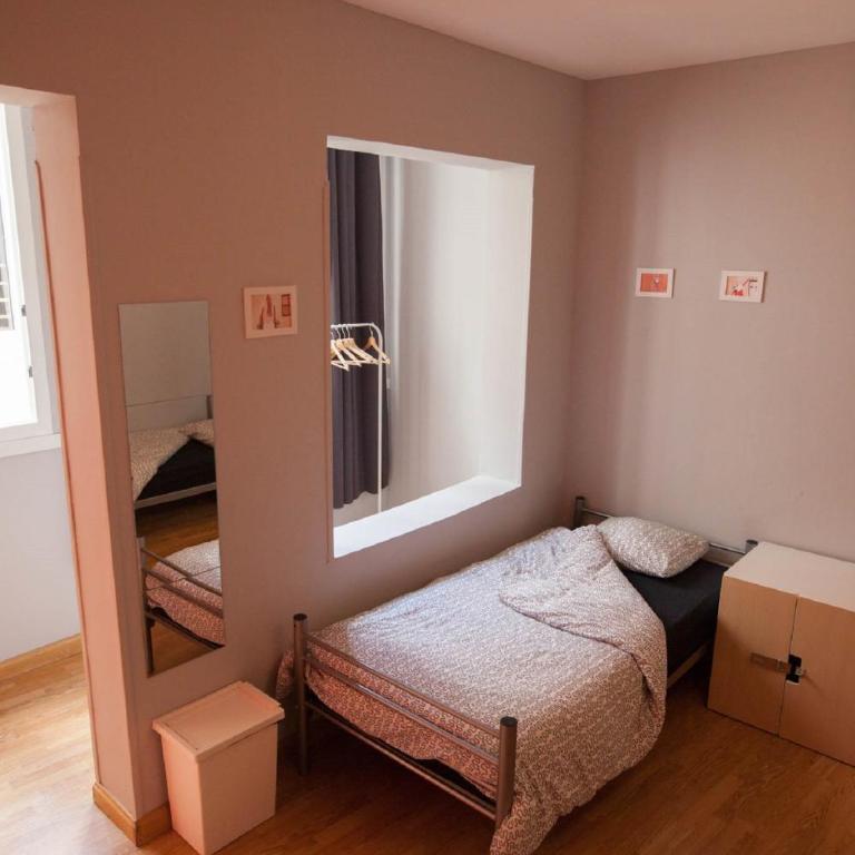 Onefam Sungate - 4-Bed Female Dormitory Room - 1