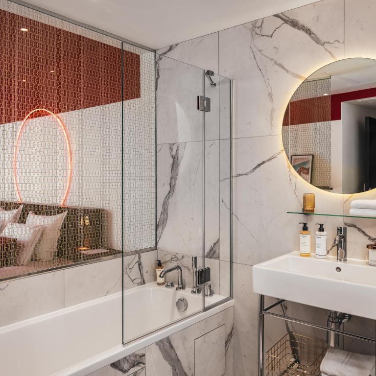 Seven Hotel Paris - Chambre Double Deluxe - 6